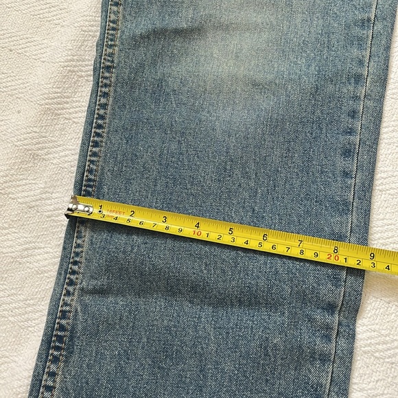 LEVI’S Women’s 550 Relaxed 32 x 32 Blue Jeans NWT - Picture 15 of 16